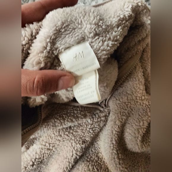 H&M Fluffy Pullover Sweater XS - Picture 2 of 3